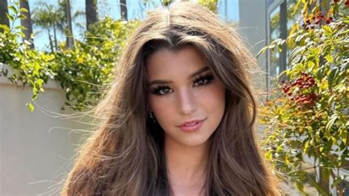 Brooke Monk: Net Worth, Age & TikTok Fame - Latest News & Updates