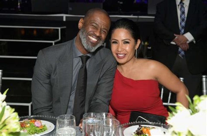 Leilani Malia Mendoza: Brian McKnight's Wife - Bio & Facts