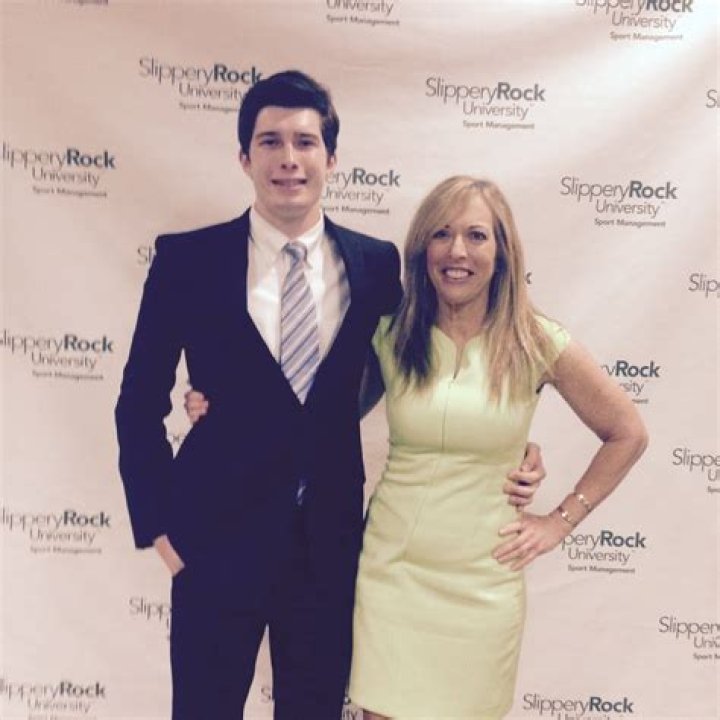 Linda Cohn & Stew Kaufman: A Look at Their Marriage & Family Life