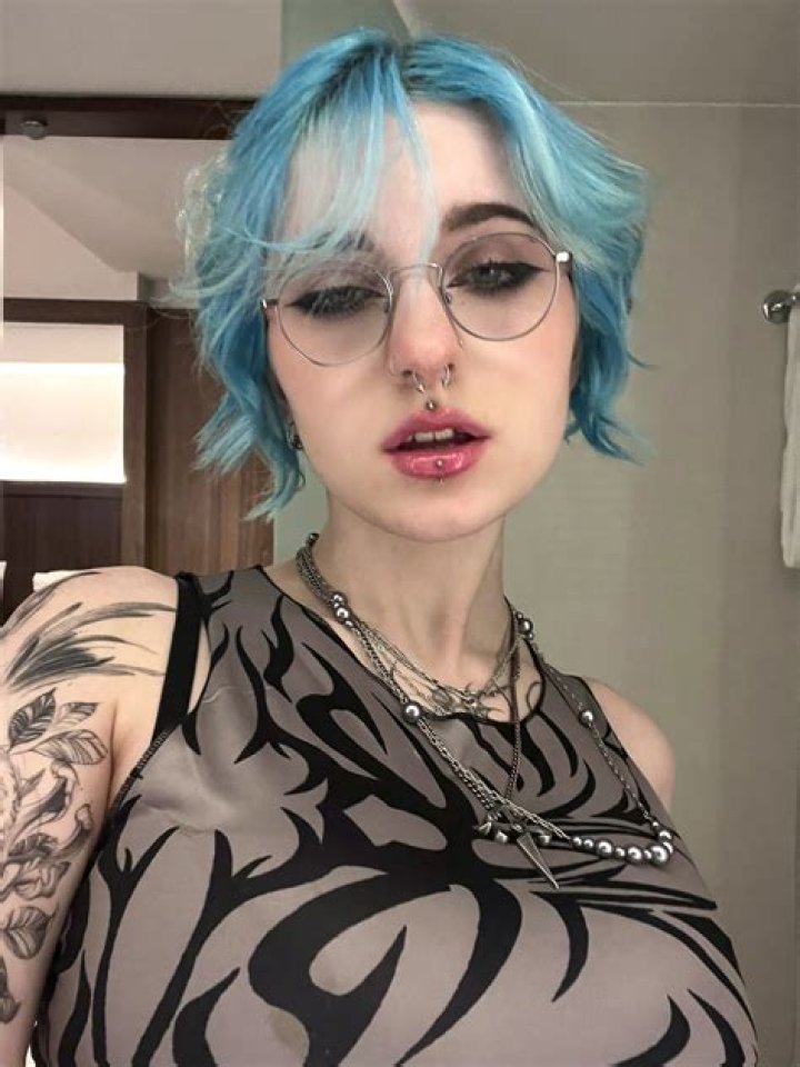Lyra Crow Naked: Unveiling the Truth Behind the Sensation
