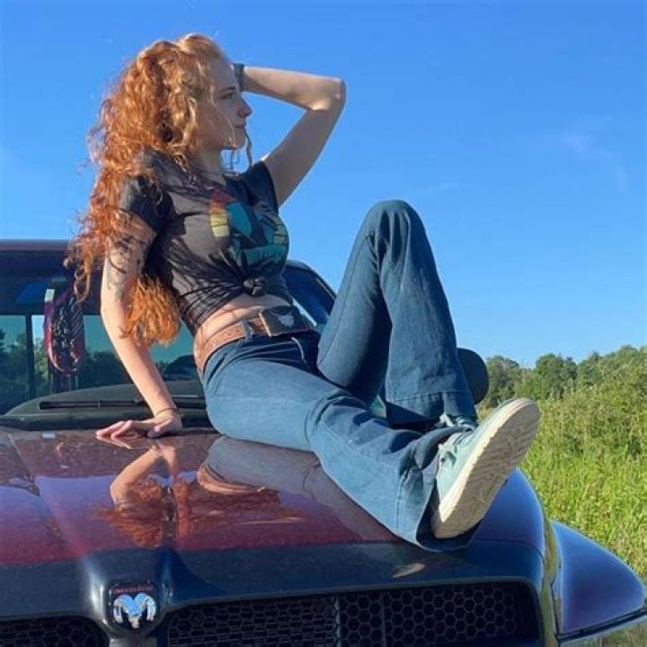 Renee Winter: From TikTok to LinkedIn & Beyond!